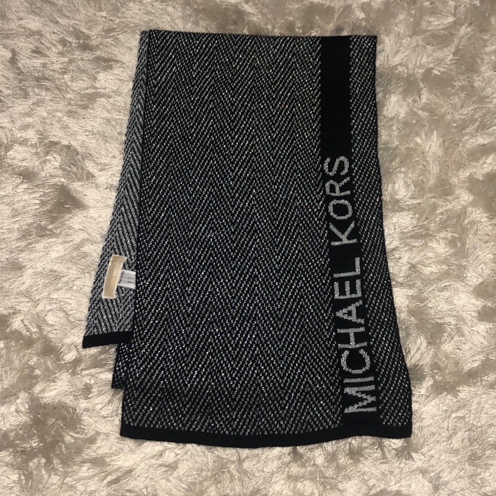 Michael Kors Scarf • Never Worn